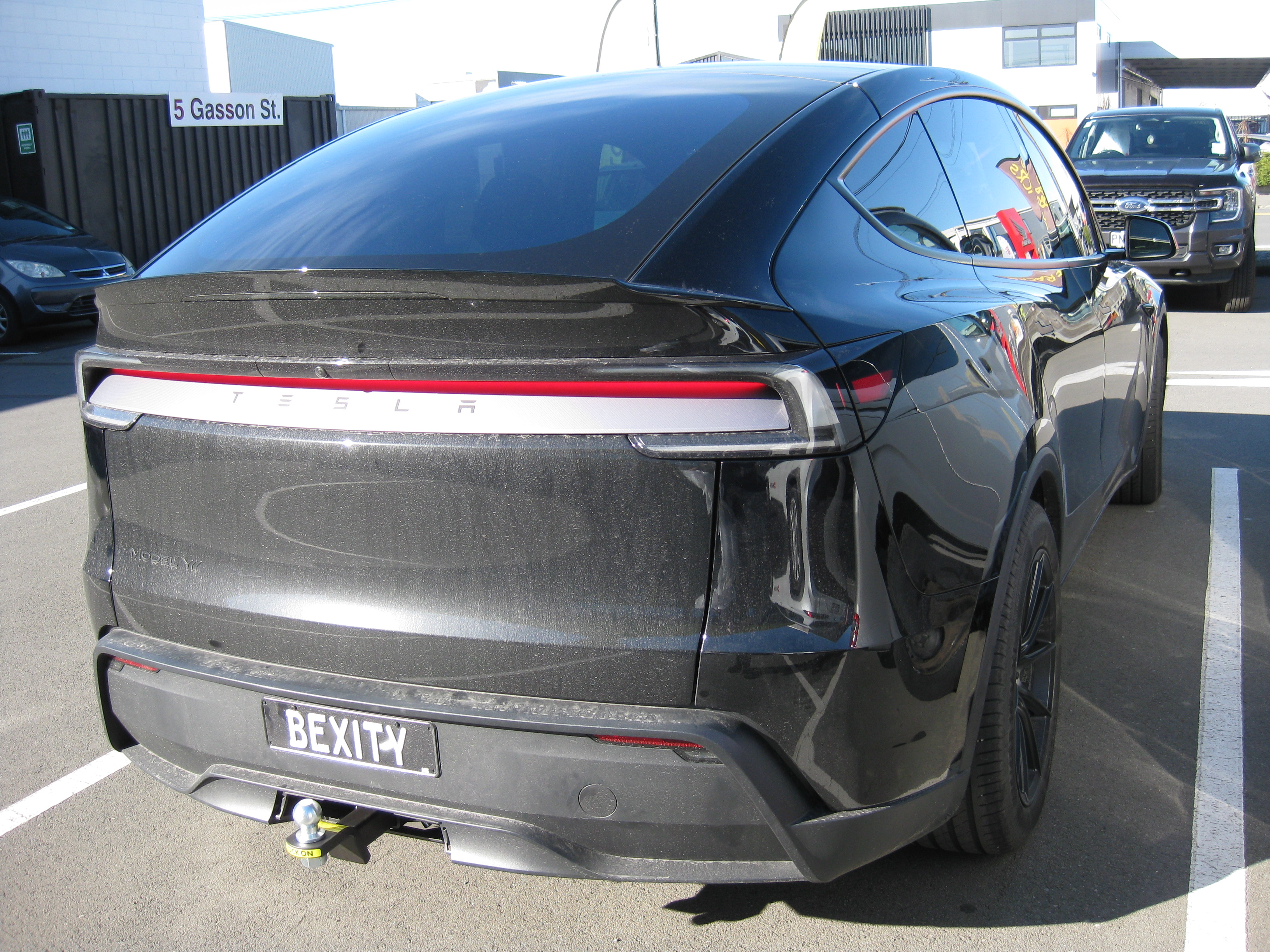 TESLA MODEL Y STATIONWAGON 2025-CURRENT